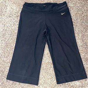 Nike drifit capris